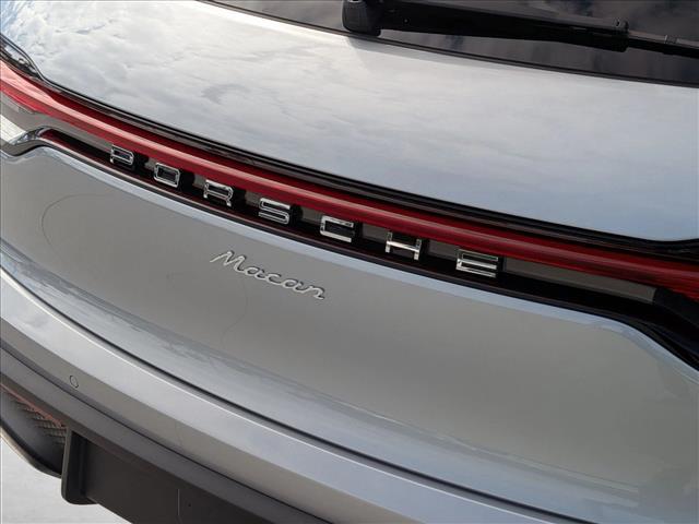 2026 Porsche Macan AWD