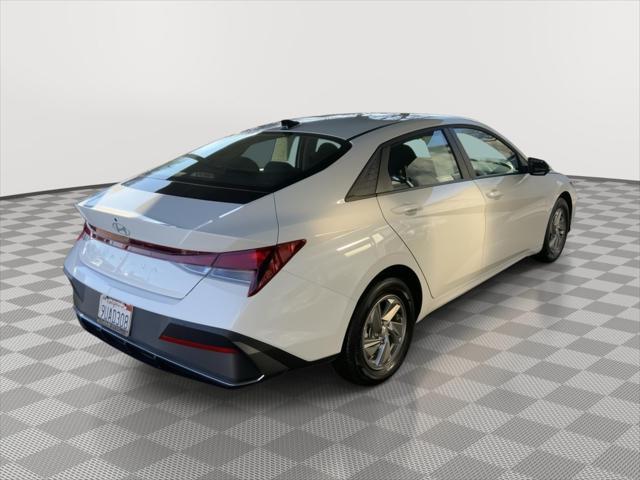 2025 Hyundai Elantra SE