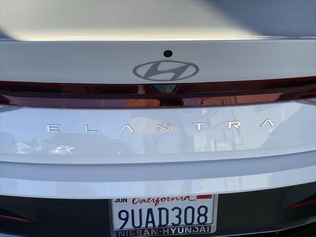2025 Hyundai Elantra SE