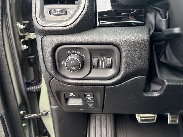 2026 Ram 1500 Rebel Crew Cab 4x4 5'7" Box