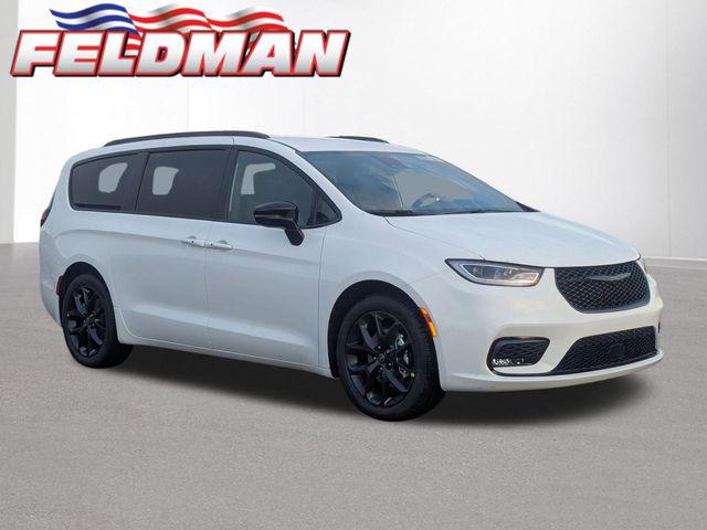 2026 Chrysler Pacifica Select for sale in Woodhaven, MI