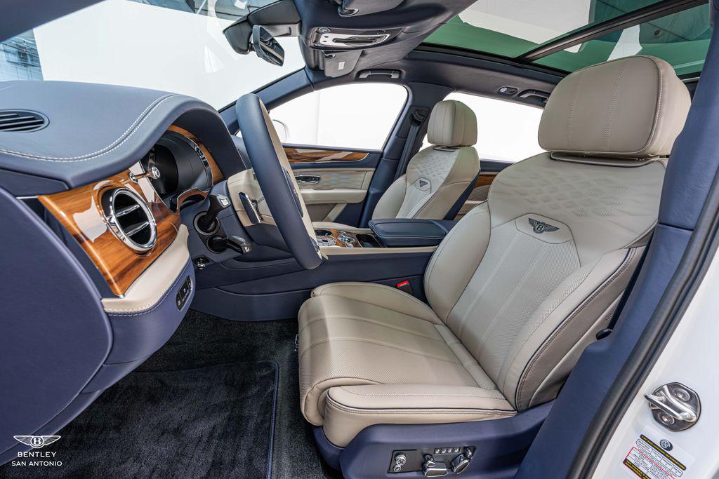 2025 Bentley Bentayga - Photo 7