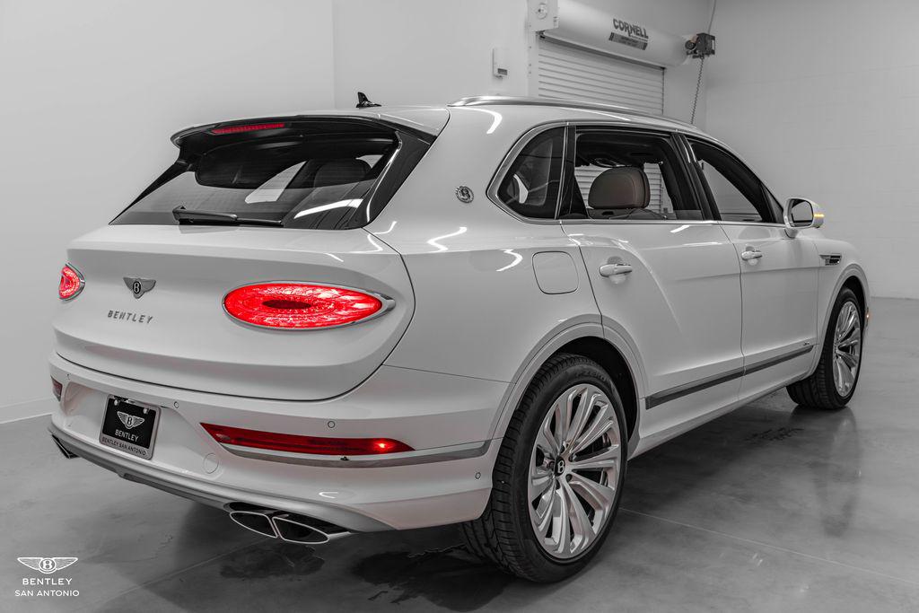 2025 Bentley Bentayga - Photo 9