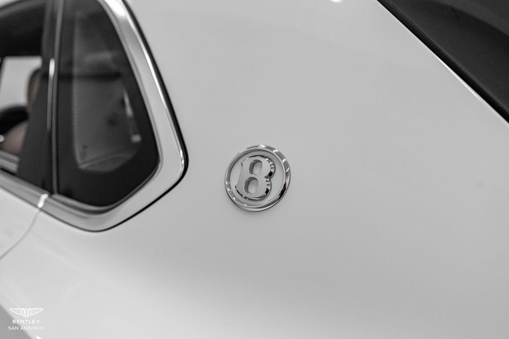 2025 Bentley Bentayga - Photo 17