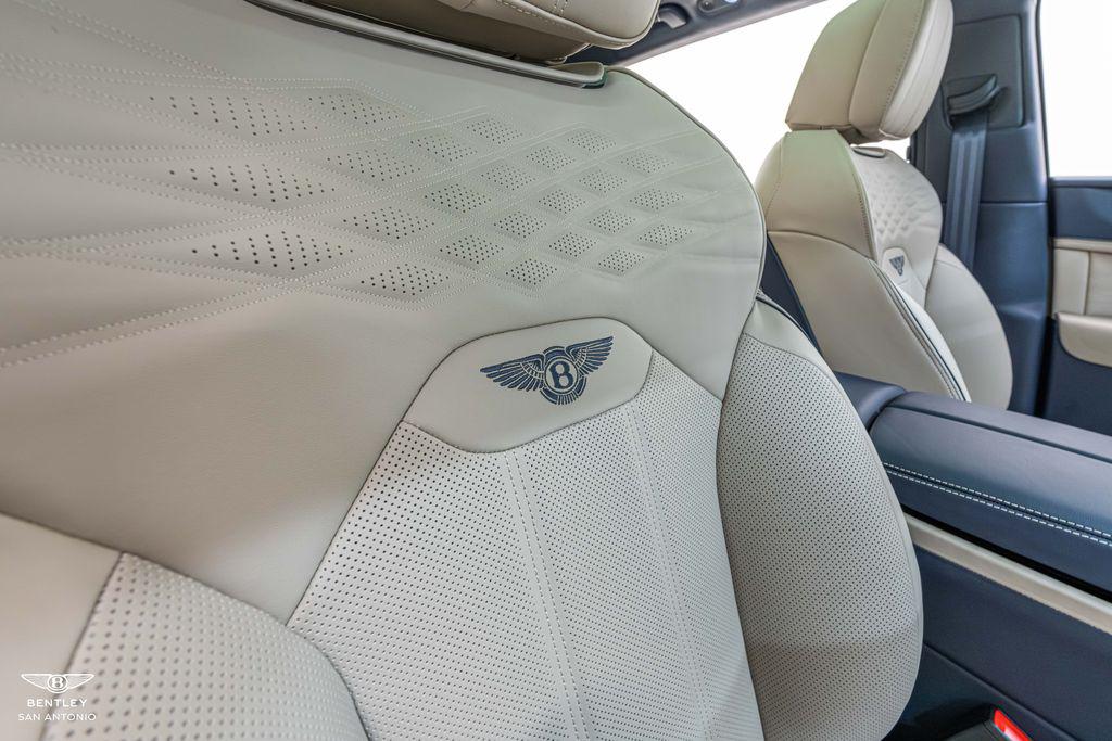 2025 Bentley Bentayga - Photo 21
