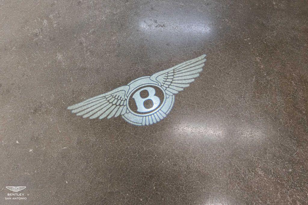 2025 Bentley Bentayga - Photo 40