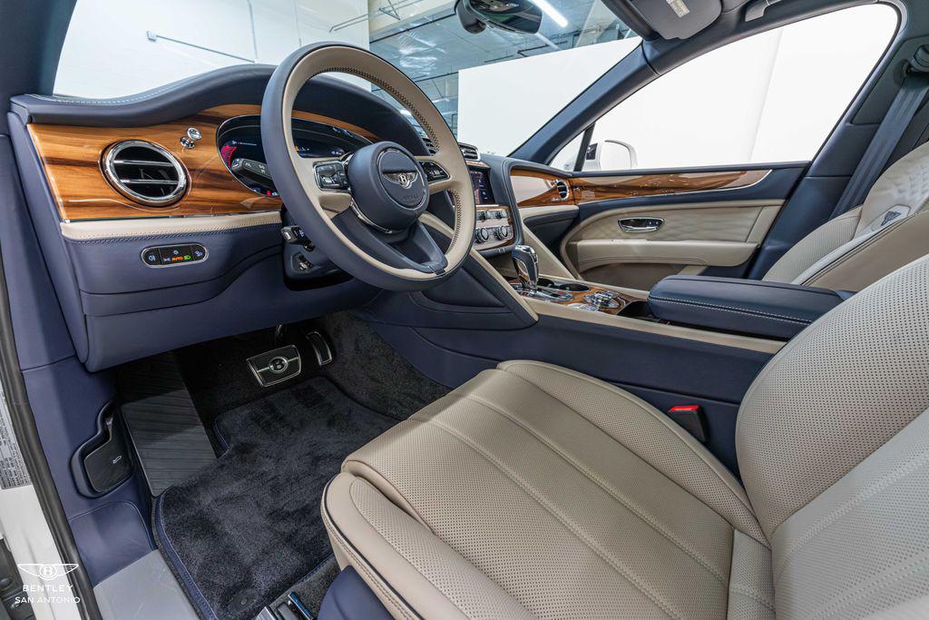 2025 Bentley Bentayga - Photo 43