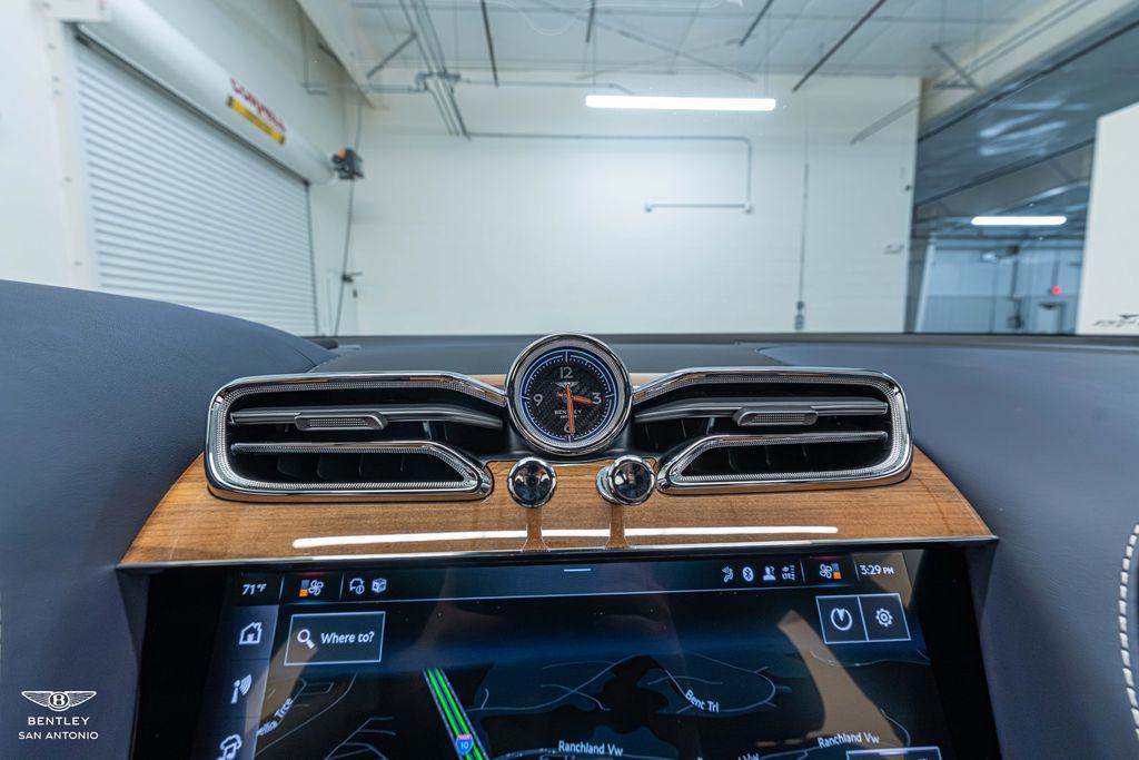 2025 Bentley Bentayga - Photo 47