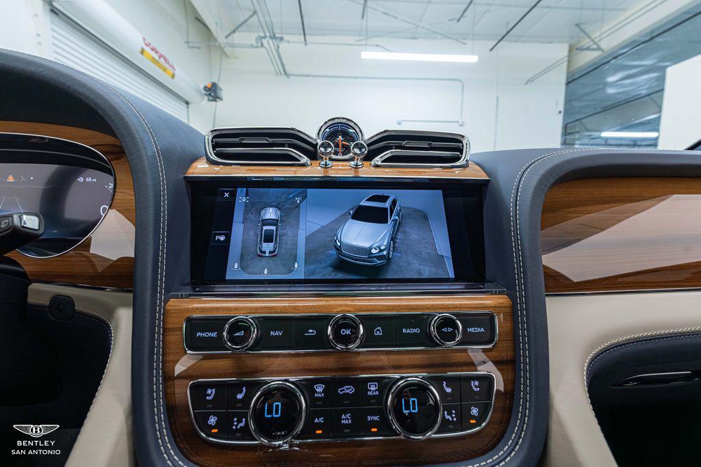 2025 Bentley Bentayga - Photo 50