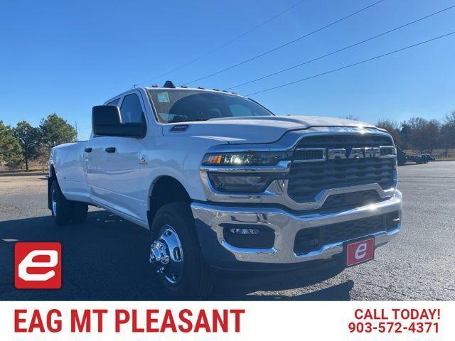 2026 RAM Ram 3500 RAM 3500 TRADESMAN CREW CAB 4X4 8 BOX