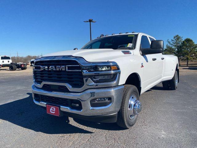 2026 RAM Ram 3500 RAM 3500 TRADESMAN CREW CAB 4X4 8 BOX