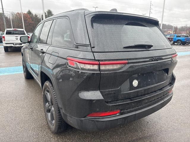 2023 Jeep Grand Cherokee Altitude 4x4 2023 Jeep Grand Cherokee Altitude 4x4