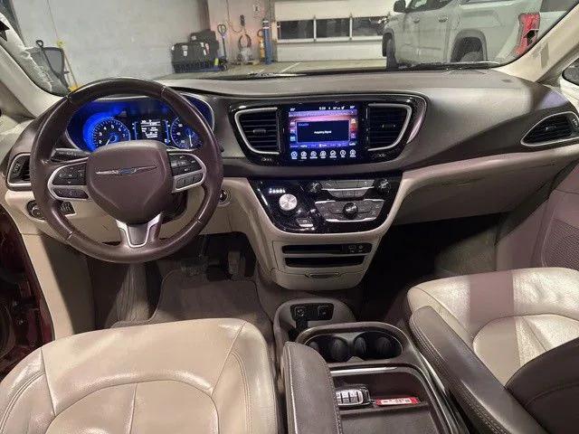 2017 Chrysler Pacifica Touring-L 2017 Chrysler Pacifica Touring-L