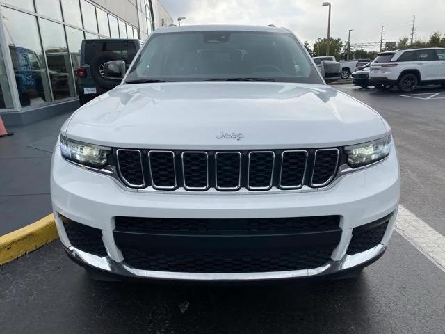 2023 Jeep Grand Cherokee L Laredo 4x4 2023 Jeep Grand Cherokee L Laredo 4x4