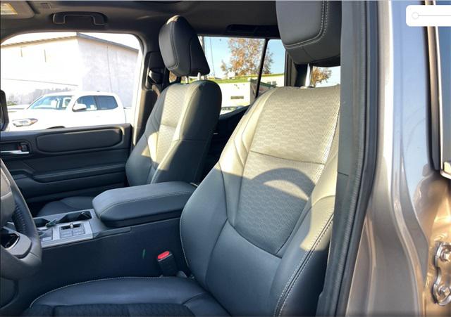 2025 Toyota Land Cruiser Base 2025 Toyota Land Cruiser Base