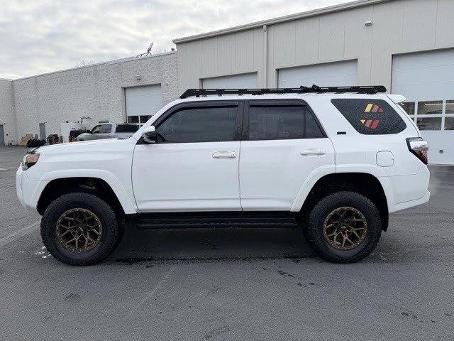 2016 Toyota 4Runner SR5 2016 Toyota 4Runner SR5