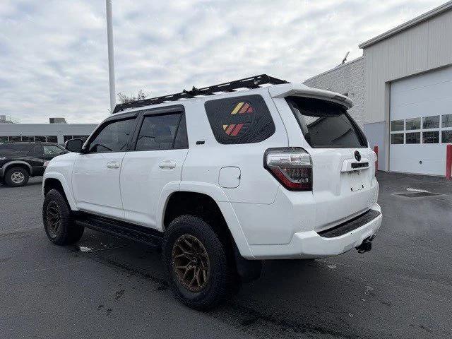 2016 Toyota 4Runner SR5 2016 Toyota 4Runner SR5