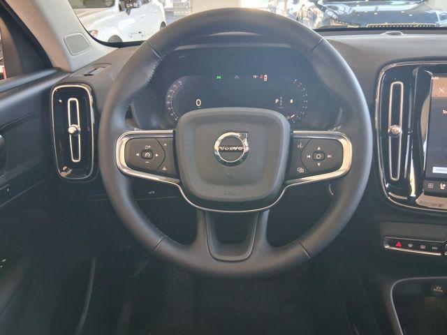 2026 Volvo XC40 Core, B5 AWD Gas (mild hybrid), Dark