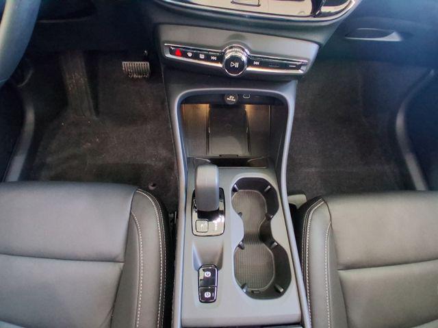 2026 Volvo XC40 Core, B5 AWD Gas (mild hybrid), Dark