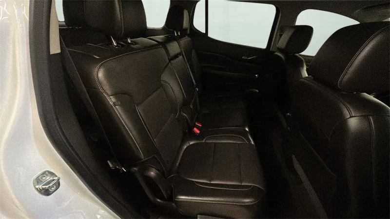2023 GMC Acadia AWD SLT