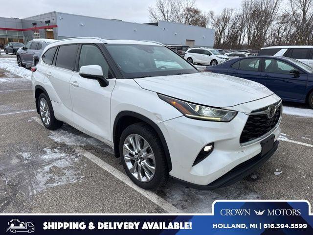 2021 Toyota Highlander Limited's photo