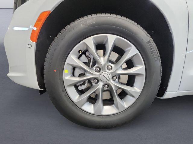 2026 Chrysler Pacifica Select AWD