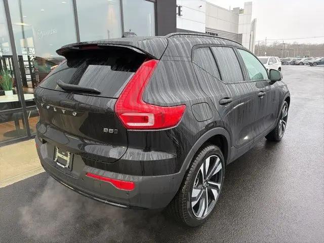 2026 Volvo XC40 Plus, B5 AWD Gas (mild hybrid), Dark