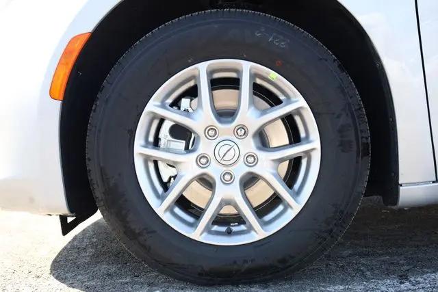 2026 Chrysler Voyager LX