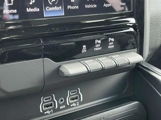 2025 Ram 1500 Big Horn Crew Cab 4x4 6'4" Box
