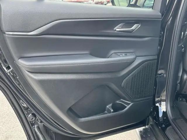 2025 Jeep Grand Cherokee L Laredo X 4x4