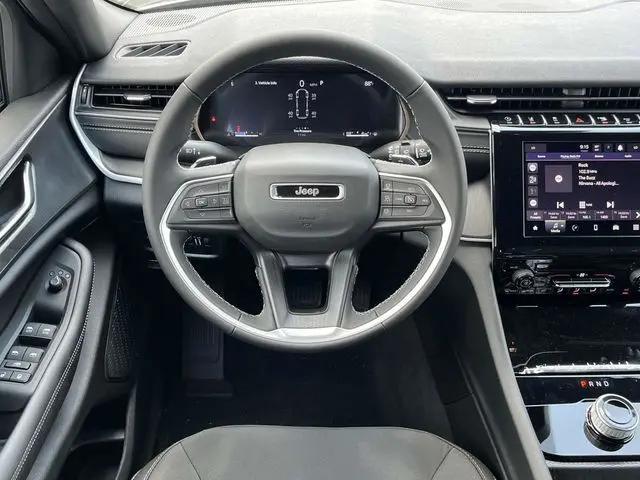 2025 Jeep Grand Cherokee L Laredo X 4x4