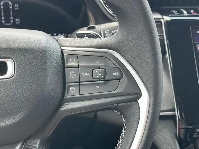 2025 Jeep Grand Cherokee L Laredo X 4x4
