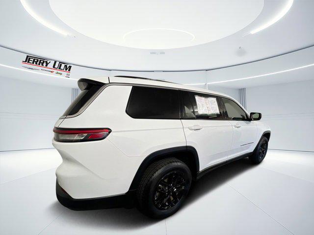 2022 Jeep Grand Cherokee L Laredo 4x2 2022 Jeep Grand Cherokee L Laredo 4x2