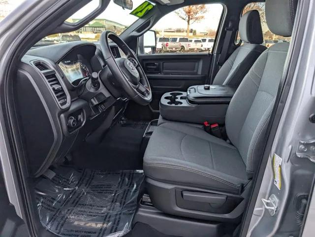 2024 RAM 3500 Tradesman Crew Cab 4x4 8 Box