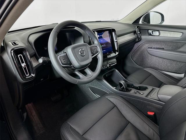 2024 Volvo XC40 B5 Core Bright Theme