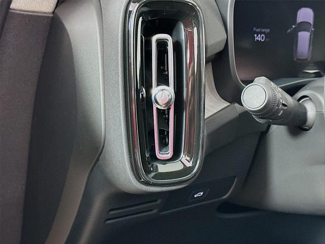 2024 Volvo XC40 B5 Core Bright Theme