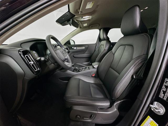 2024 Volvo XC40 B5 Core Bright Theme