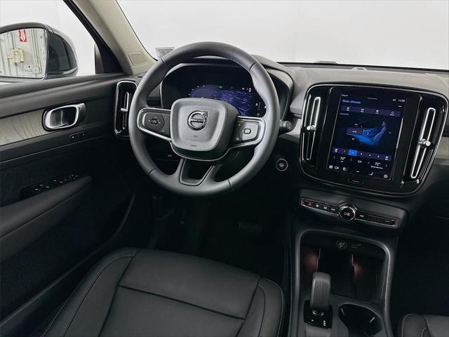 2024 Volvo XC40 B5 Core Bright Theme