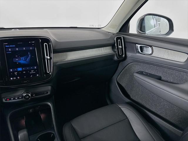 2024 Volvo XC40 B5 Core Bright Theme
