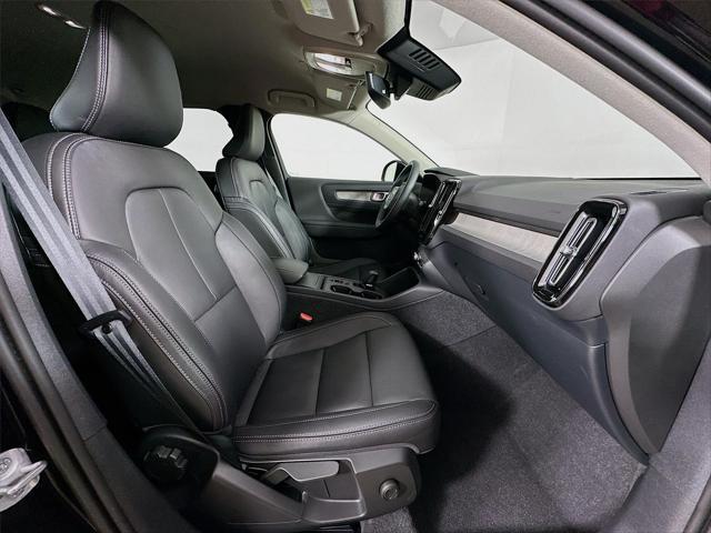 2024 Volvo XC40 B5 Core Bright Theme
