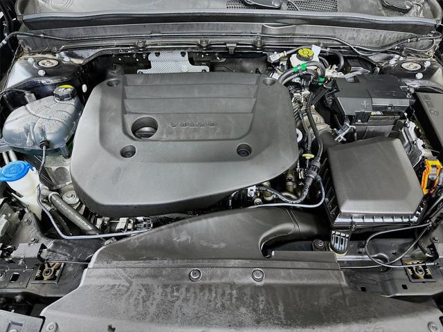 2024 Volvo XC40 B5 Core Bright Theme