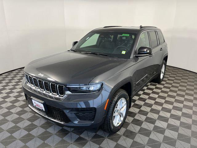 2026 Jeep Grand Cherokee GRAND CHEROKEE LAREDO X 4X4