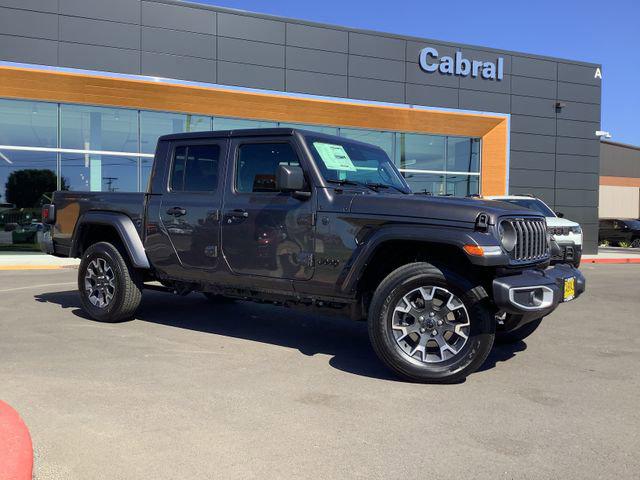 2026 Jeep Gladiator GLADIATOR SAHARA 4X4