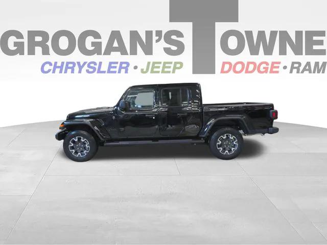 2026 Jeep Gladiator GLADIATOR SAHARA 4X4