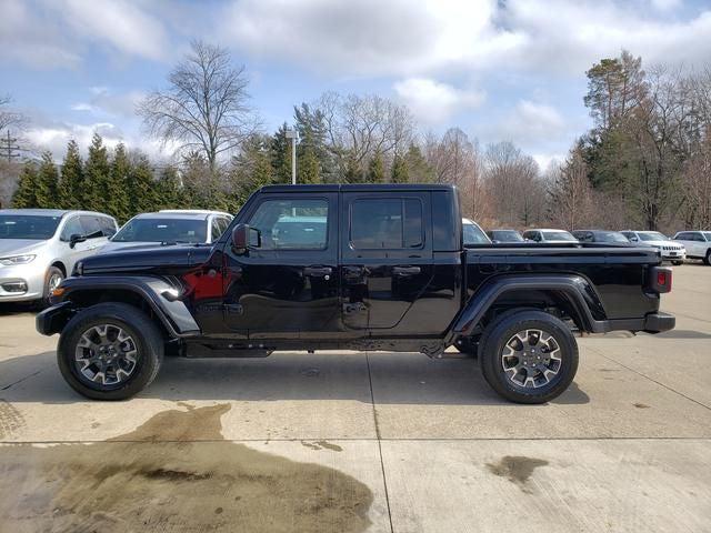 2026 Jeep Gladiator GLADIATOR SAHARA 4X4