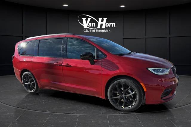 2026 Chrysler Pacifica Select for sale in Stoughton, WI