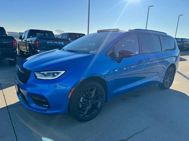 2026 Chrysler Pacifica PACIFICA LIMITED AWD