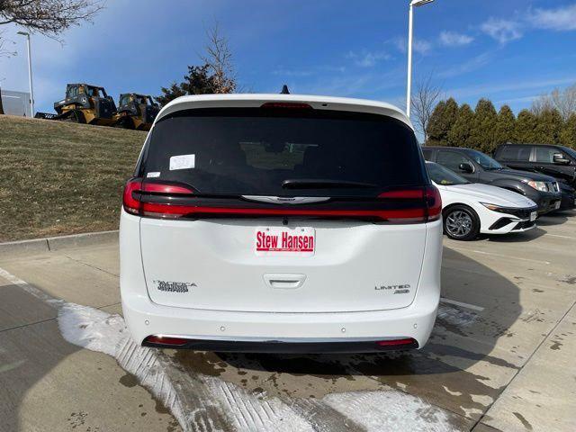 2026 Chrysler Pacifica Limited AWD
