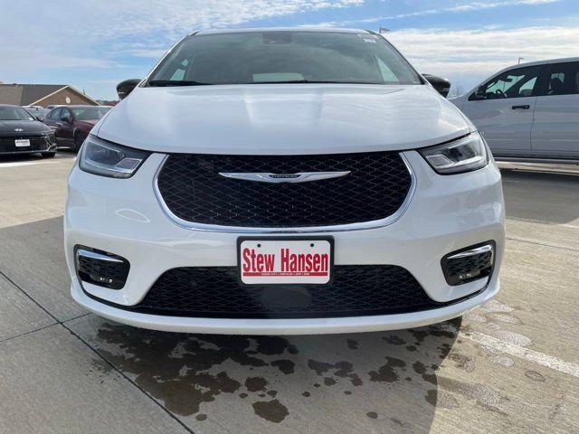 2026 Chrysler Pacifica Limited AWD