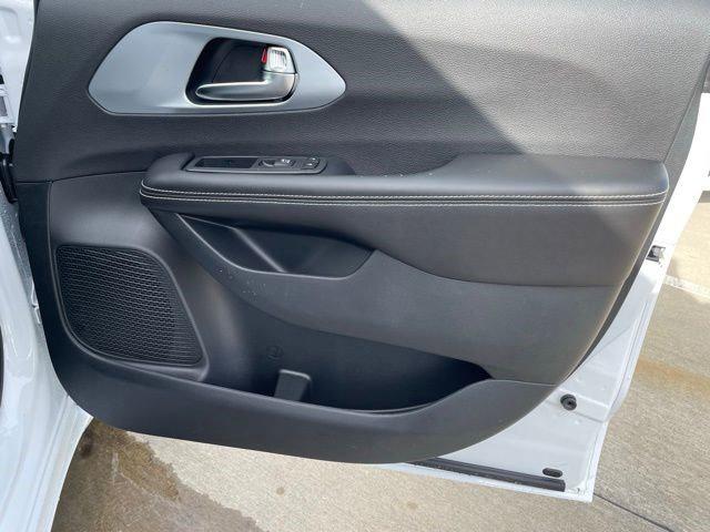 2026 Chrysler Pacifica Limited AWD